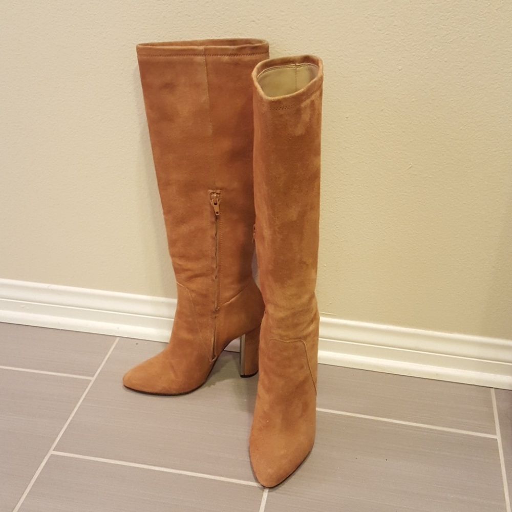 BCBG MAX AZRIA Boot 8.5 - Picture 3 of 8